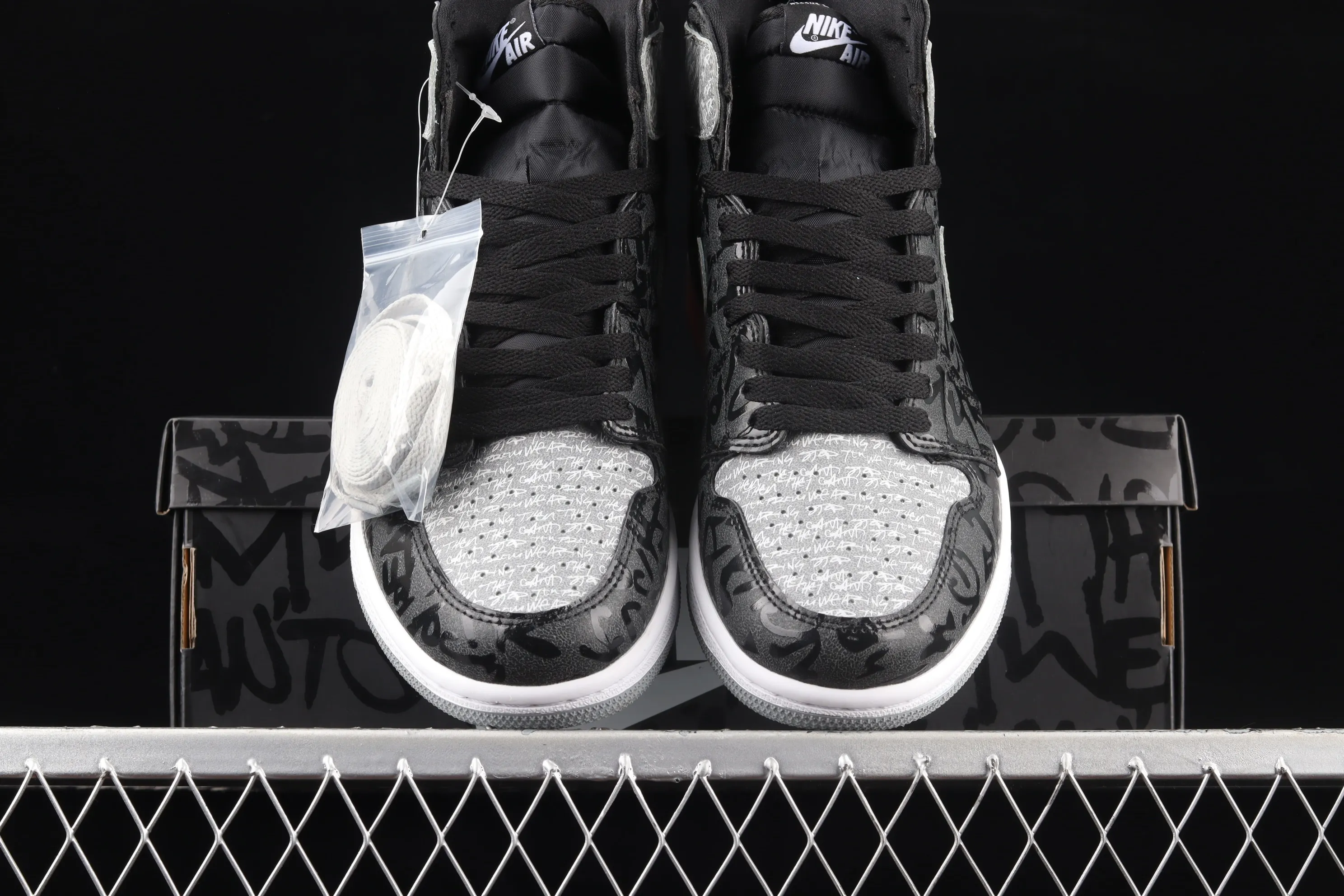 All categories Air Jordan Jordan series basketball shoes Air Jordan 1 High Cost-effective version Air Jordan 1 High OG "Rebellionaire" AJ1 Joe 1 black and gray banned "Rebelionaire" high-top basketball shoes 555088-036